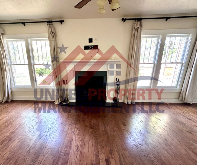 Building Photo - 207 N Alameda St
