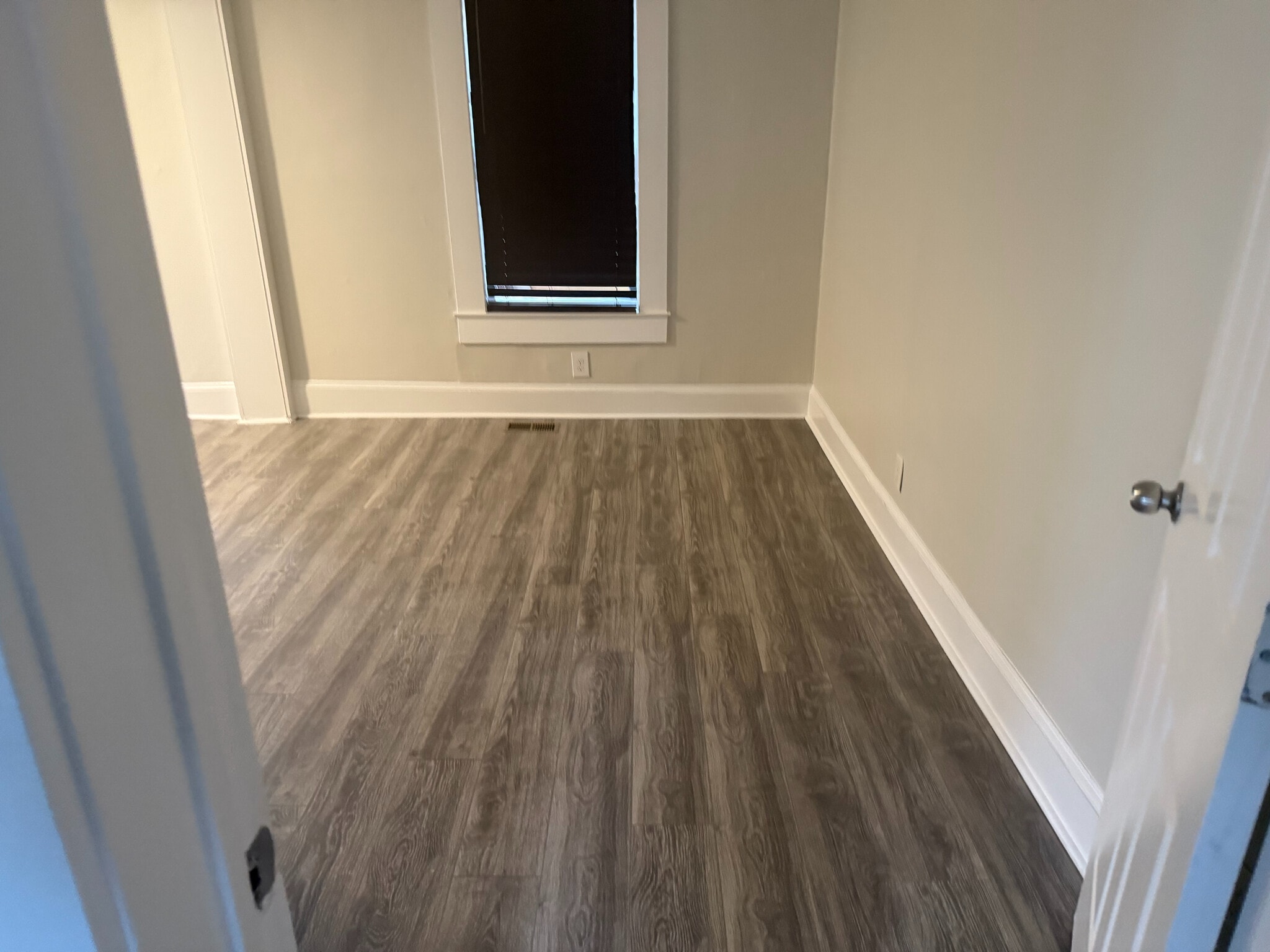 Building Photo - Room in House on Griffin St NW