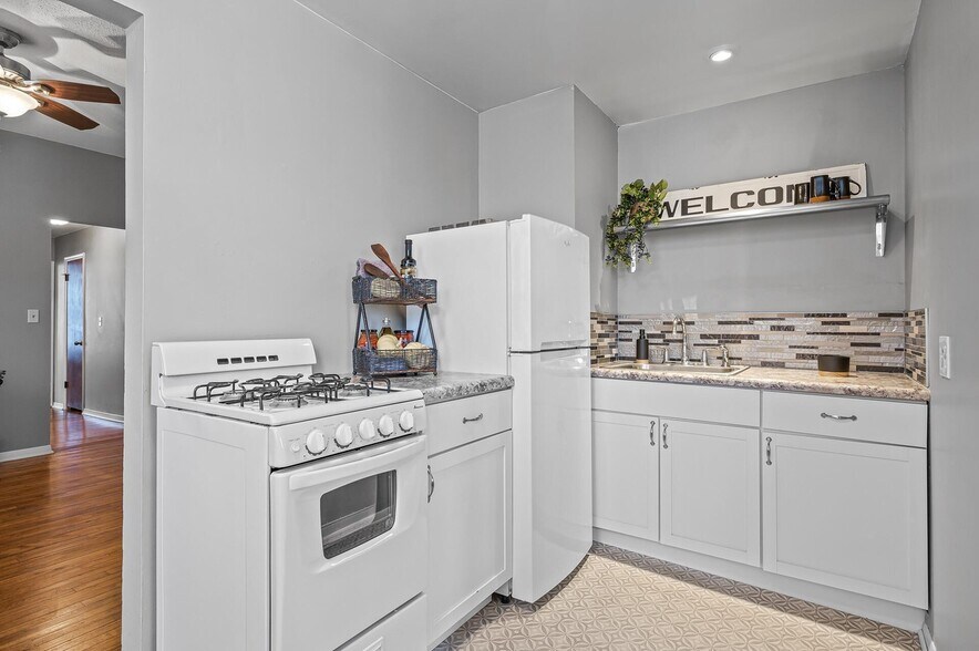 Kitchen - 1609 4th St NE