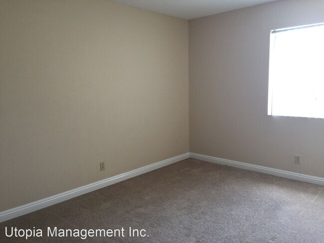 Building Photo - 4 br, 2.5 bath House - 7965 Hillandale Drive