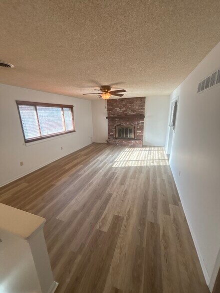 Building Photo - 607 Spruce Ave