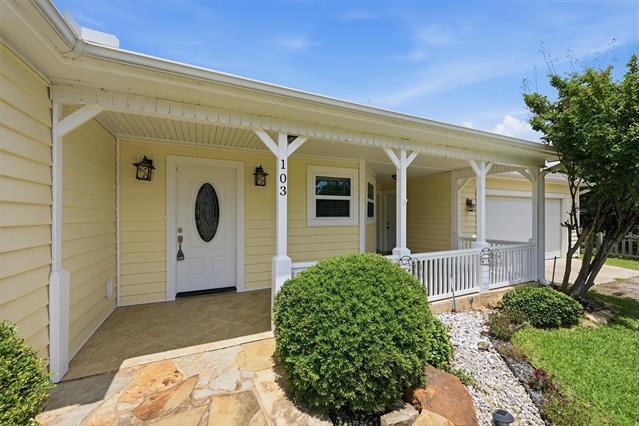 Building Photo - 103 Seminole Dr