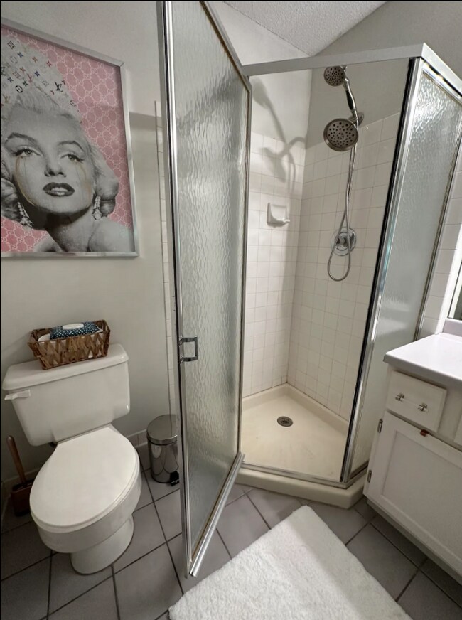 Building Photo - 7614 York Ave S