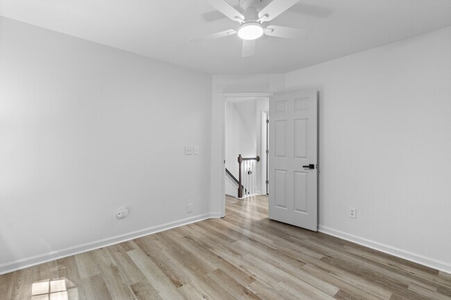 Building Photo - 6649 Speight Cir