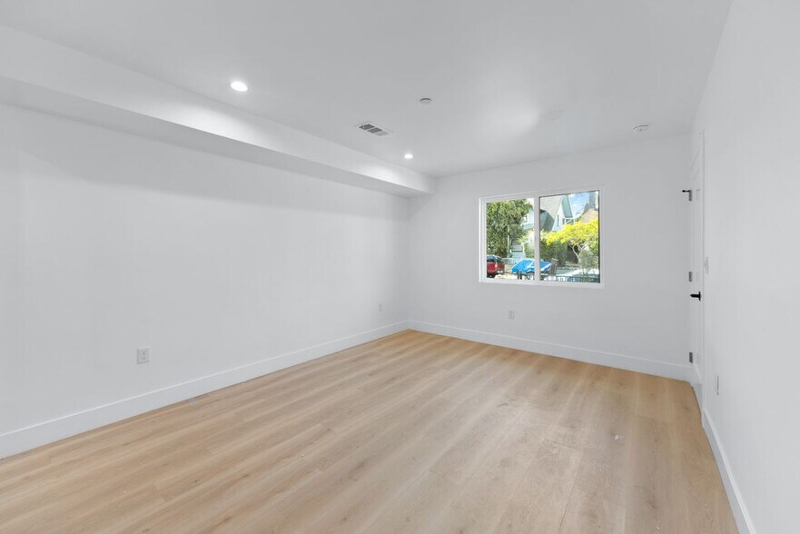 Building Photo - 3207 W 18th St