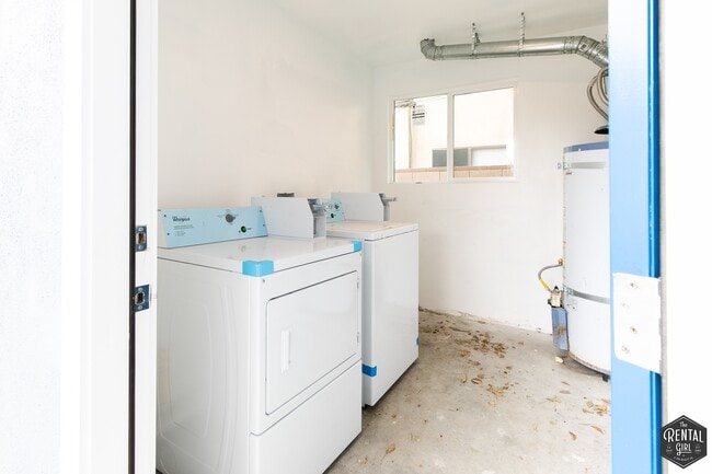 Building Photo - 3872 Bentley Ave