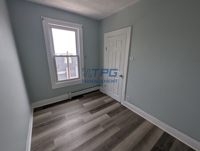Building Photo - 96 Summer Ave