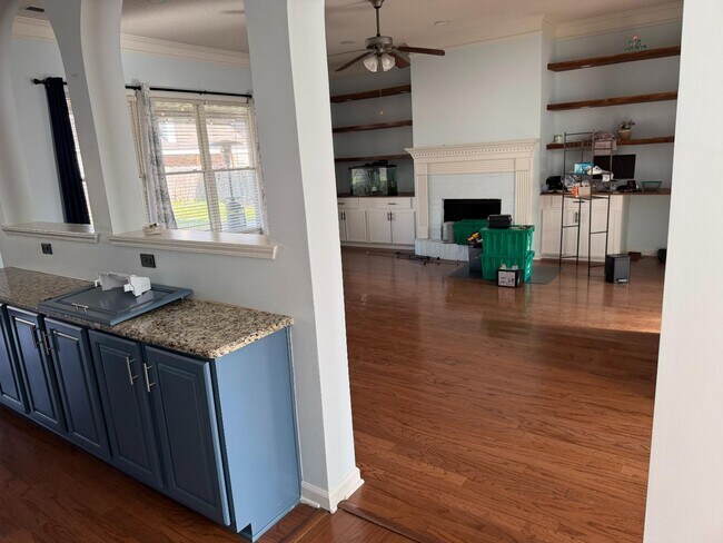 Building Photo - 10521 Red Stone Dr