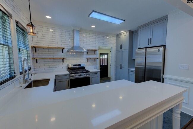 Building Photo - 2405 Sumter St