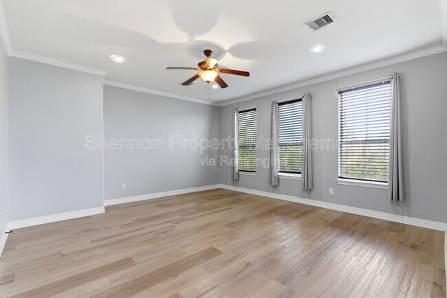 Building Photo - 408 Eichwurzel Ln