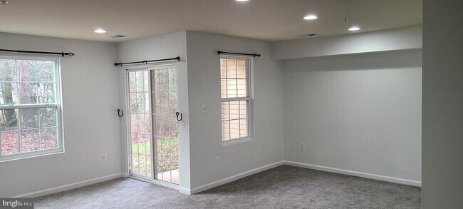 Building Photo - 7538 Stonehouse Run Dr