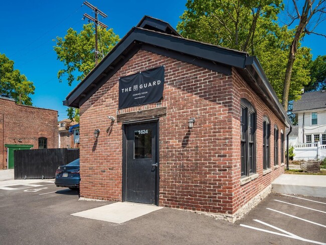 Building Photo - 1661 Franklin Park S
