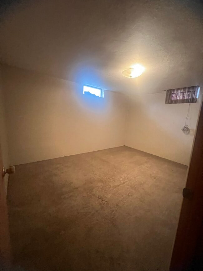 Building Photo - 238 N 1st St