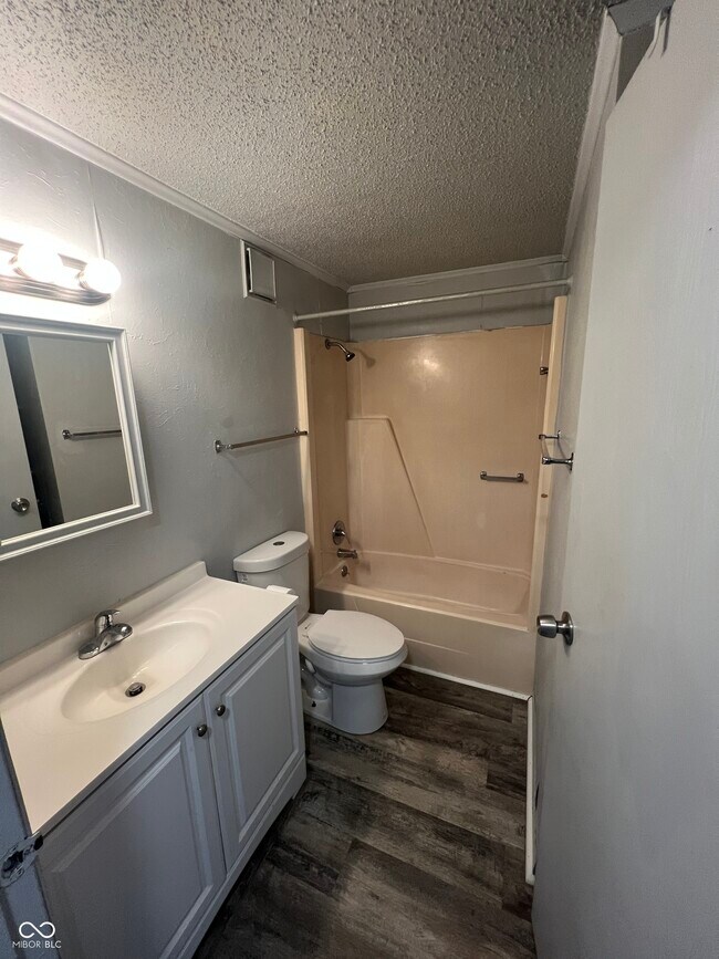 Building Photo - 2000 Indianapolis Rd