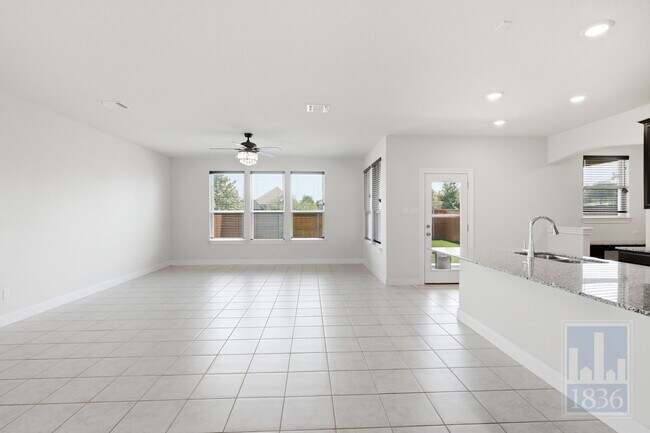 Building Photo - 156 Grace Lilly Dr