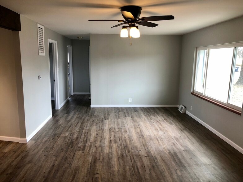 Building Photo - 114 W Cumberland St