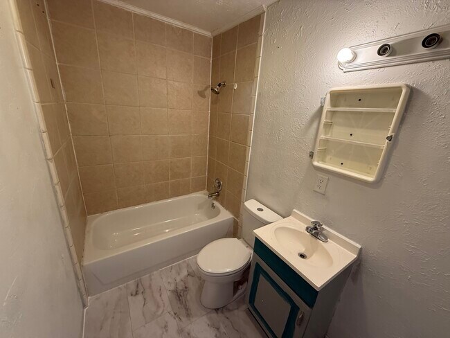 Building Photo - Lebanon rear