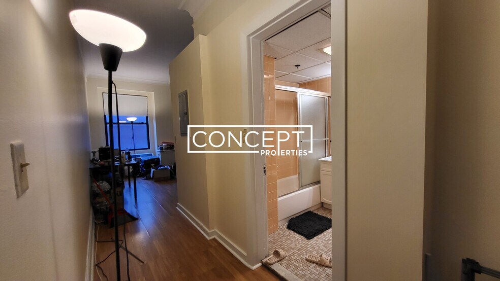 Building Photo - 62 Boylston St