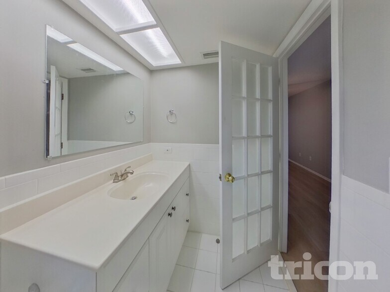 Building Photo - 2641 Gleneagles Dr