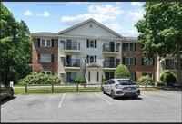 Building Photo - 6 Midhurst Rd