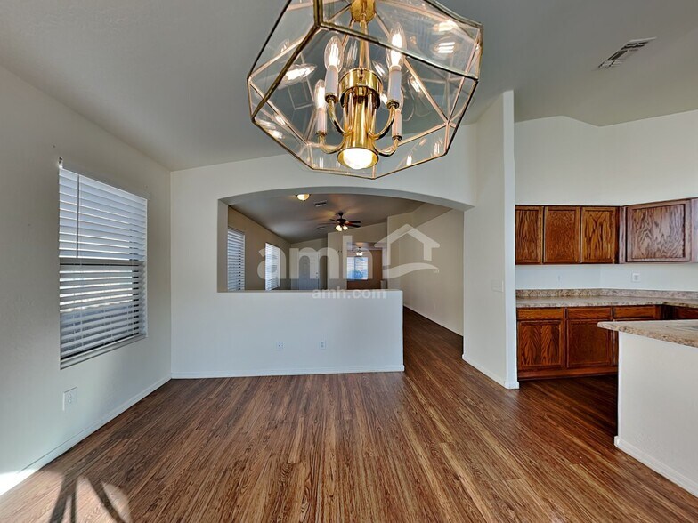 Building Photo - 15827 W Monroe St