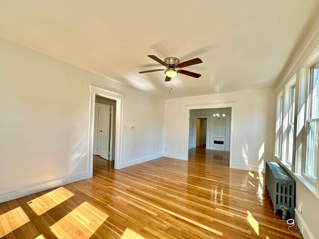 Building Photo - 14 Hooper St