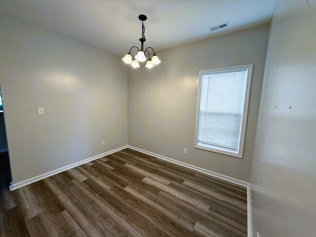 Building Photo - 308 E Franck St