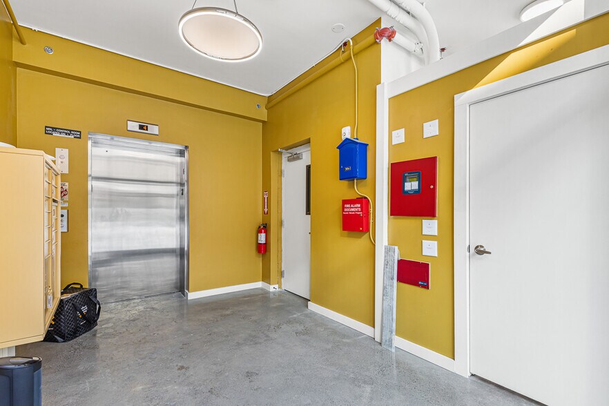 Building Photo - 123 Friendship St