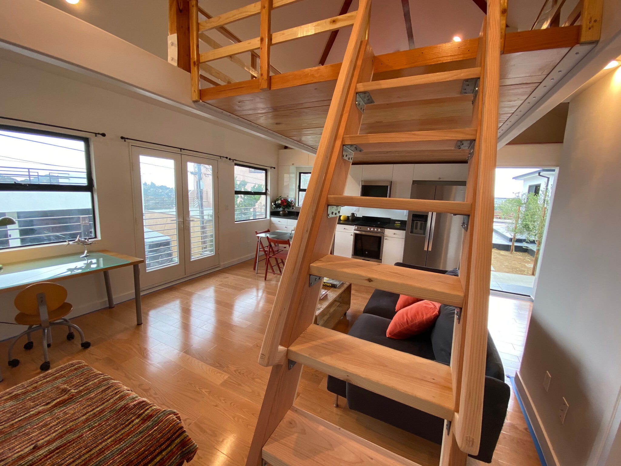 Building Photo - 2118 Kew Dr