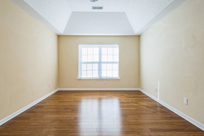 Building Photo - 1104 Walden Pl Dr