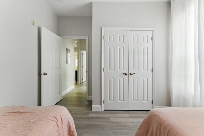 Building Photo - 8101 Coconut Pl