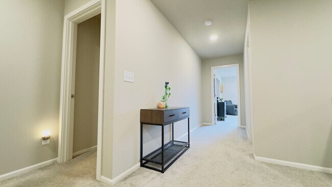 Building Photo - 5+ Bedroom Home in NE Lacey on Large Lot with Long Lake access plus A/C!