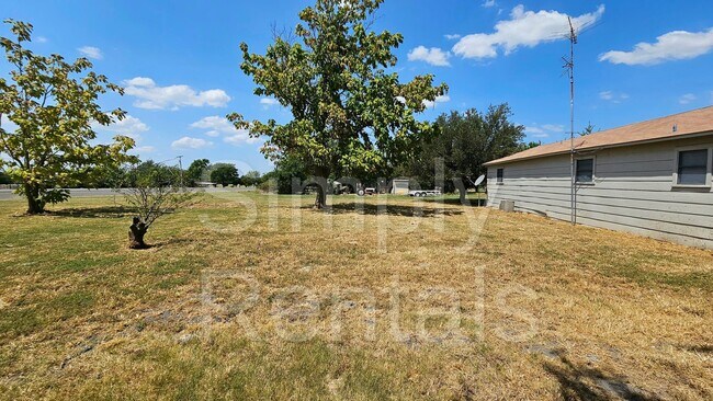 Building Photo - 4415 County Rd 1152