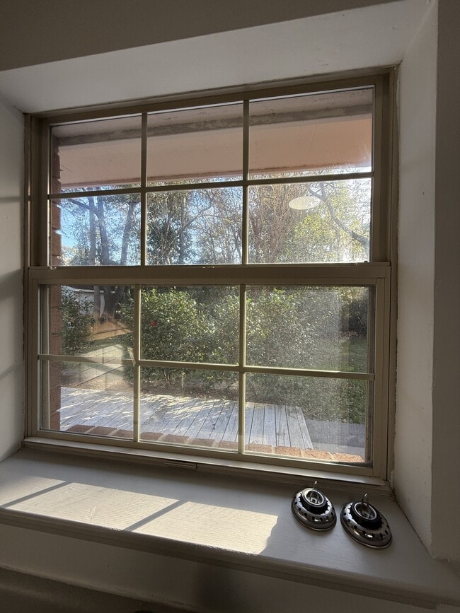 Building Photo - 1008 Old Oatland Island Rd