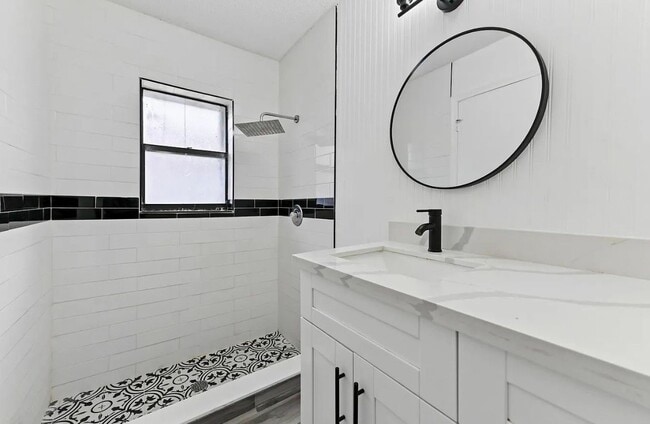 Building Photo - 1459 Summit Run Cir