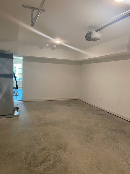 Building Photo - 1719 13th Ct S