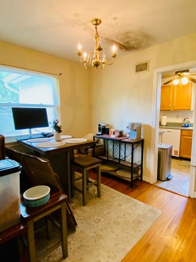 Building Photo - Adorable 2bdrm/1bth Rancher Located in Richmond's West End!!