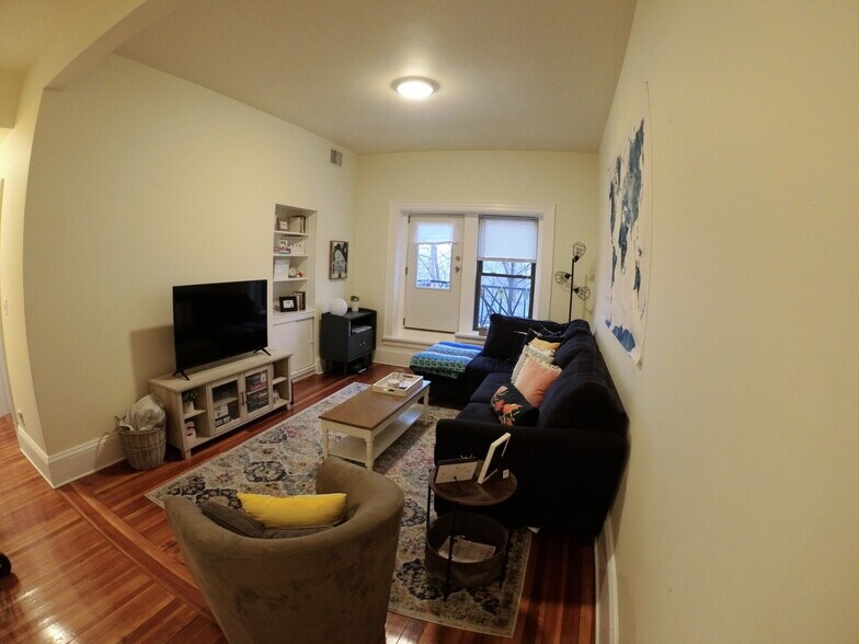 Building Photo - 1471 Beacon St