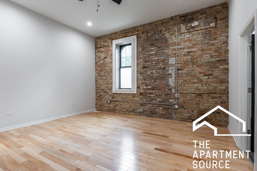 Building Photo - 2701 W Thomas St