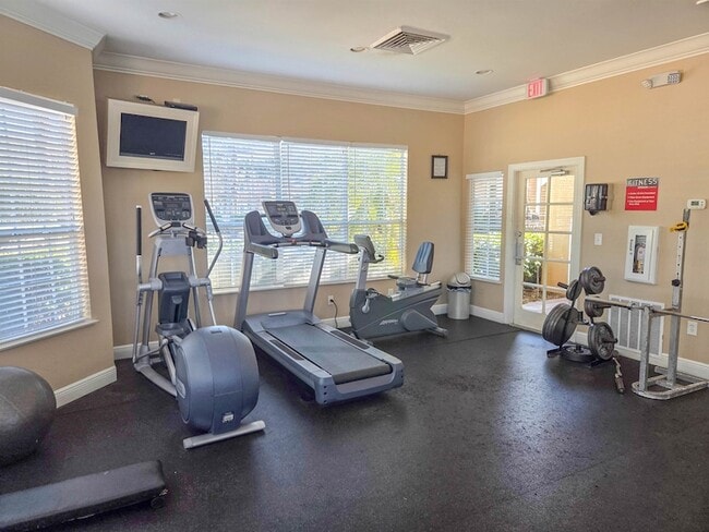 Building Photo - 520 Florida Club Blvd