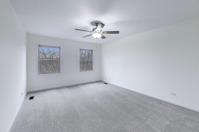 Building Photo - 325 N Water St