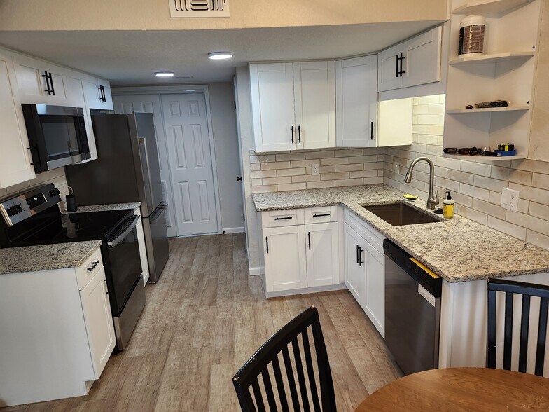 Building Photo - 791 Assisi Ln