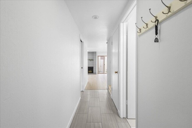 Building Photo - 1141 Verdemar Dr