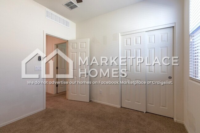 Building Photo - 5309 S 18th Pl