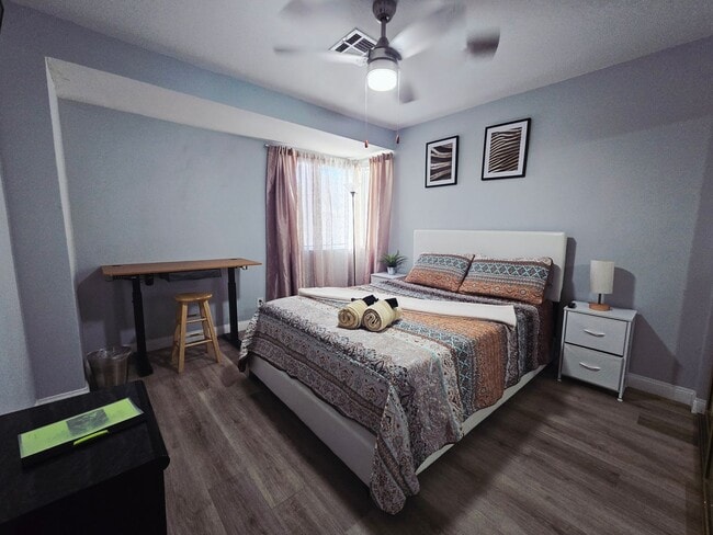 Building Photo - Fully Furnished 2-Bedroom Townhouse Near the Strip, UNLV & Airport