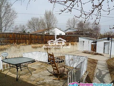 Building Photo - 327 Leona Dr