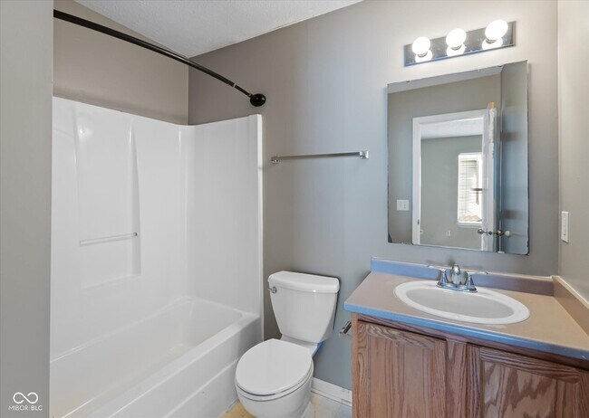Building Photo - 2808 Dawnlake Dr