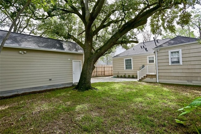 Building Photo - 4106 Milton St