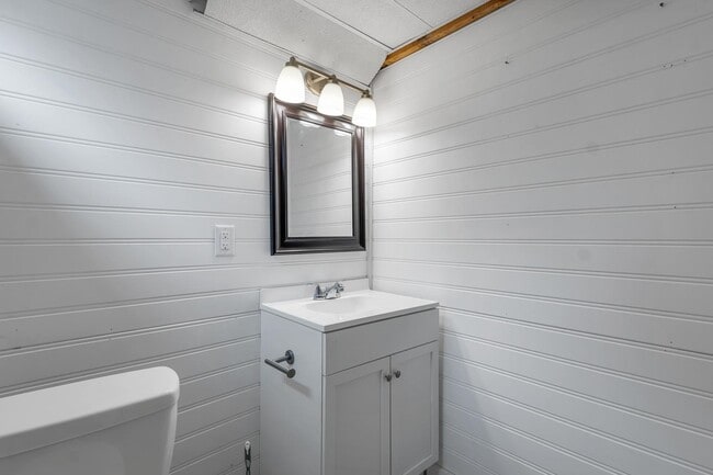 Building Photo - 283 Decatur Rd