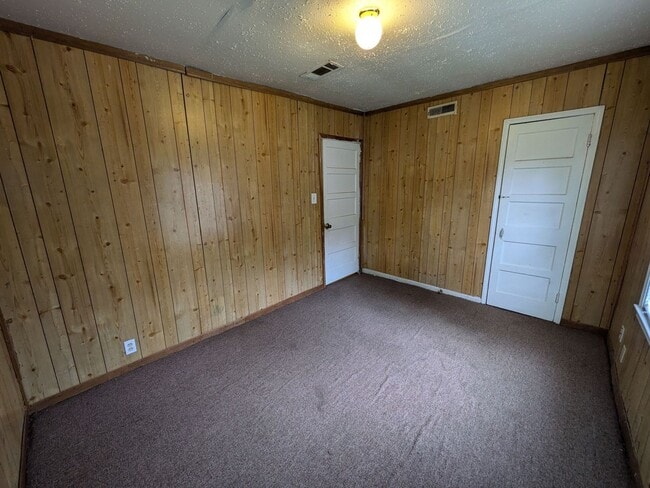 Building Photo - 2125 Earl St
